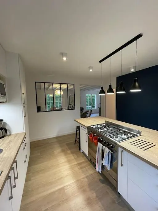 Holiday home Maison Familiale 12P A Pied Plages De Port-Blanc Penvenan
