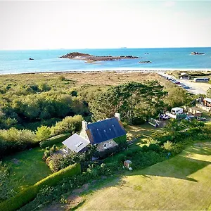 Hébergement de vacances Grande Maison, Les Pieds Dans L'eau, Bord De, Penvénan
